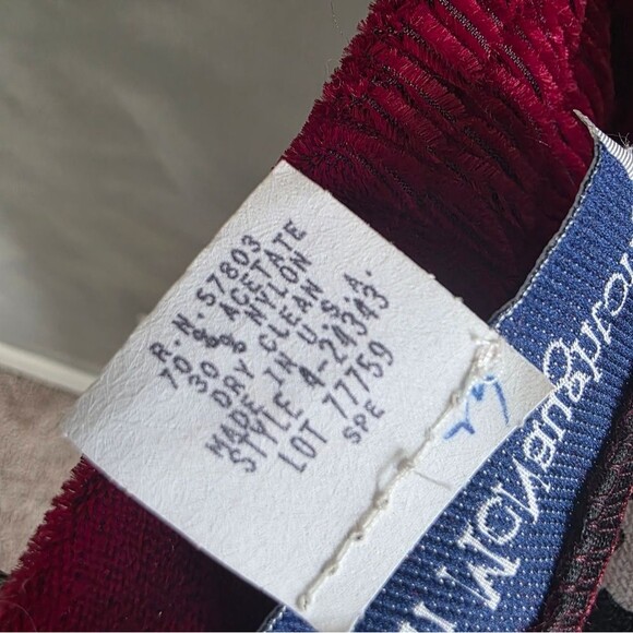 Vintage Merlot Deep Red Velour Skirt Sz 10 A Line Renaissance Dark Academia - Picture 10 of 10